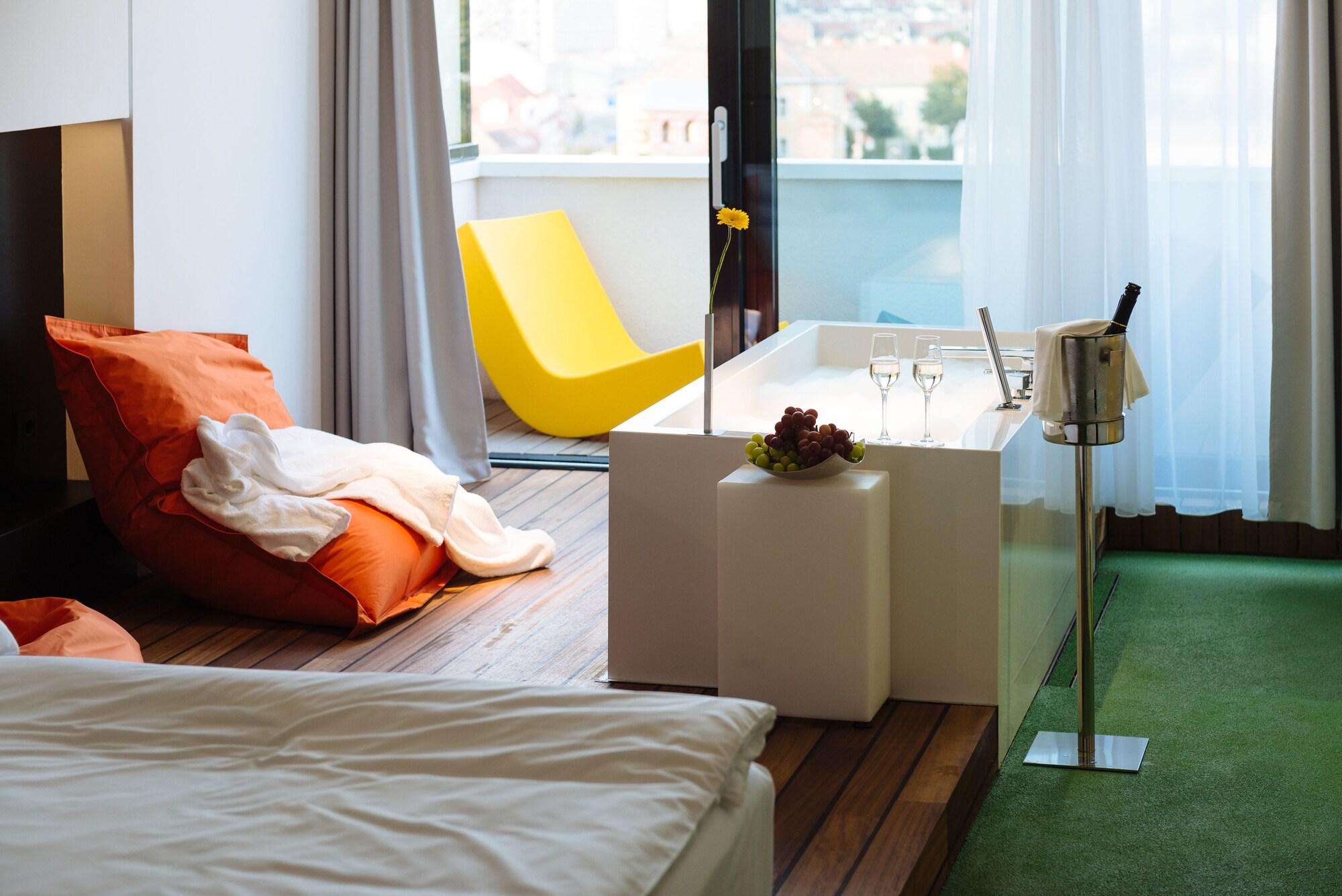 Târgu-Mureş Hotel Privo מראה חיצוני תמונה